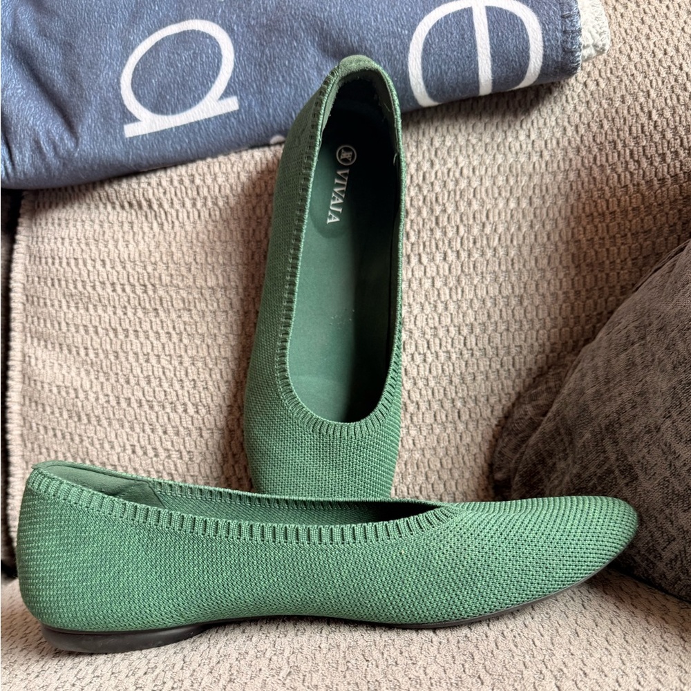 VIVAIA Green Knit Flats